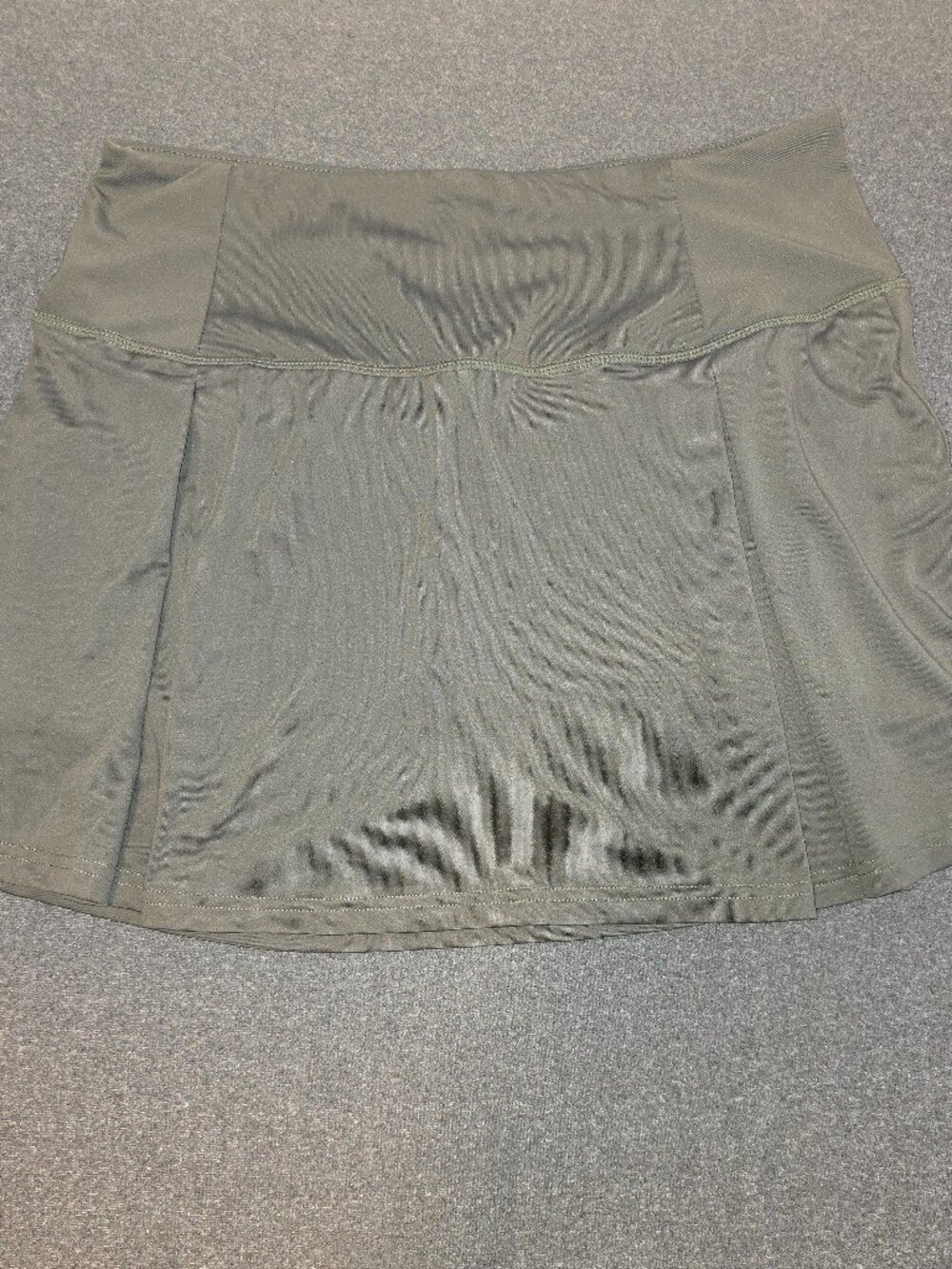 Viodia Army Green Activewear Skort Size L Zippered Back Pocket Mesh Liner